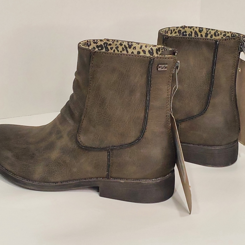 Billabong Distressed Brown Ankle Booties with Animal Print Lining - Picture 6 of 10